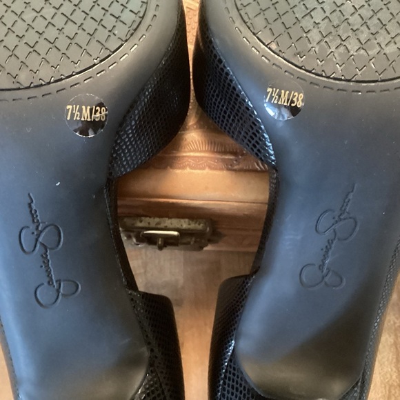 Jessica Simpson Lovvey Black Reptile Embossed D’orsay Pointy Toed 3.5” Heels 7.5 - Picture 6 of 10